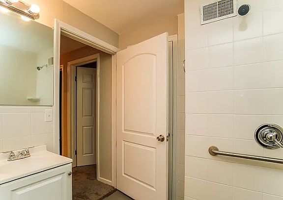 3rd image of 277 Bramble St