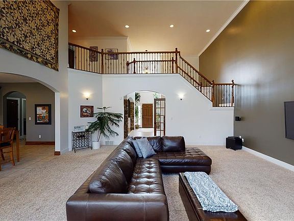 4th image of 4886 Equestrian Dr