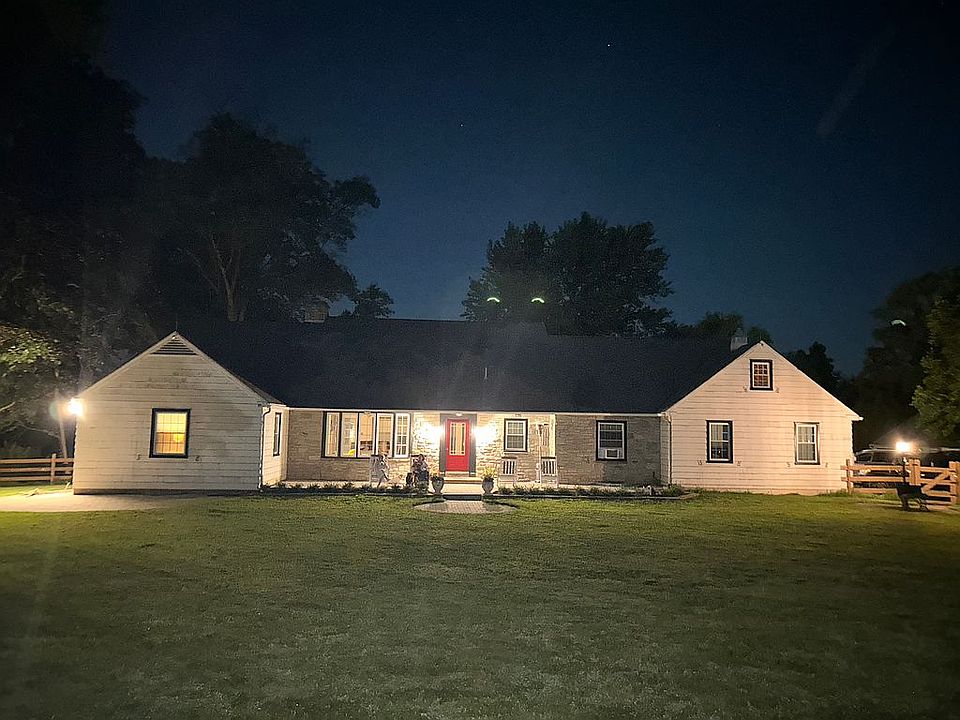 2nd image of 1225 Quarry Hall Rd