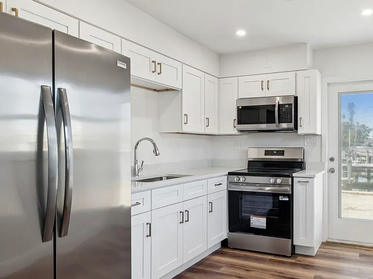 14919 N Bayshore Dr — Photo 8