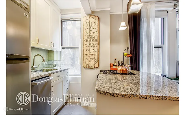Rented by Douglas Elliman | media 19