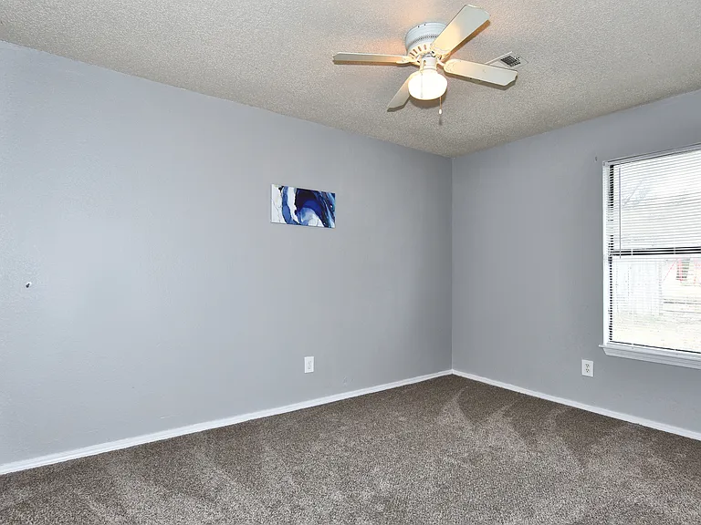 712 S Cedar St — Photo 13