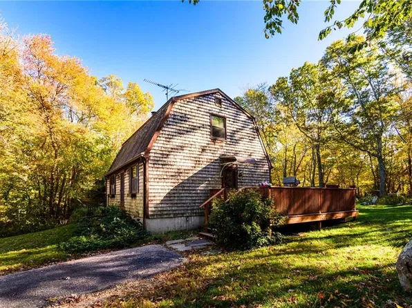 414 Stony Fort Rd, Saunderstown, RI 02874