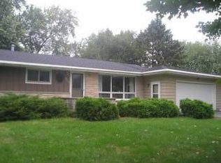 3008 Sheldon Dr, Oshkosh, WI 54904