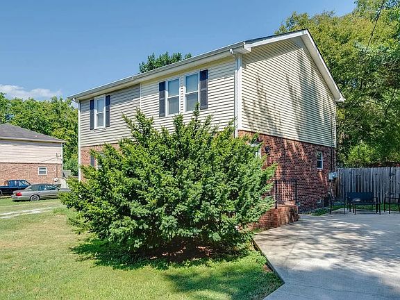 2nd image of 574 Harpeth Bend Dr