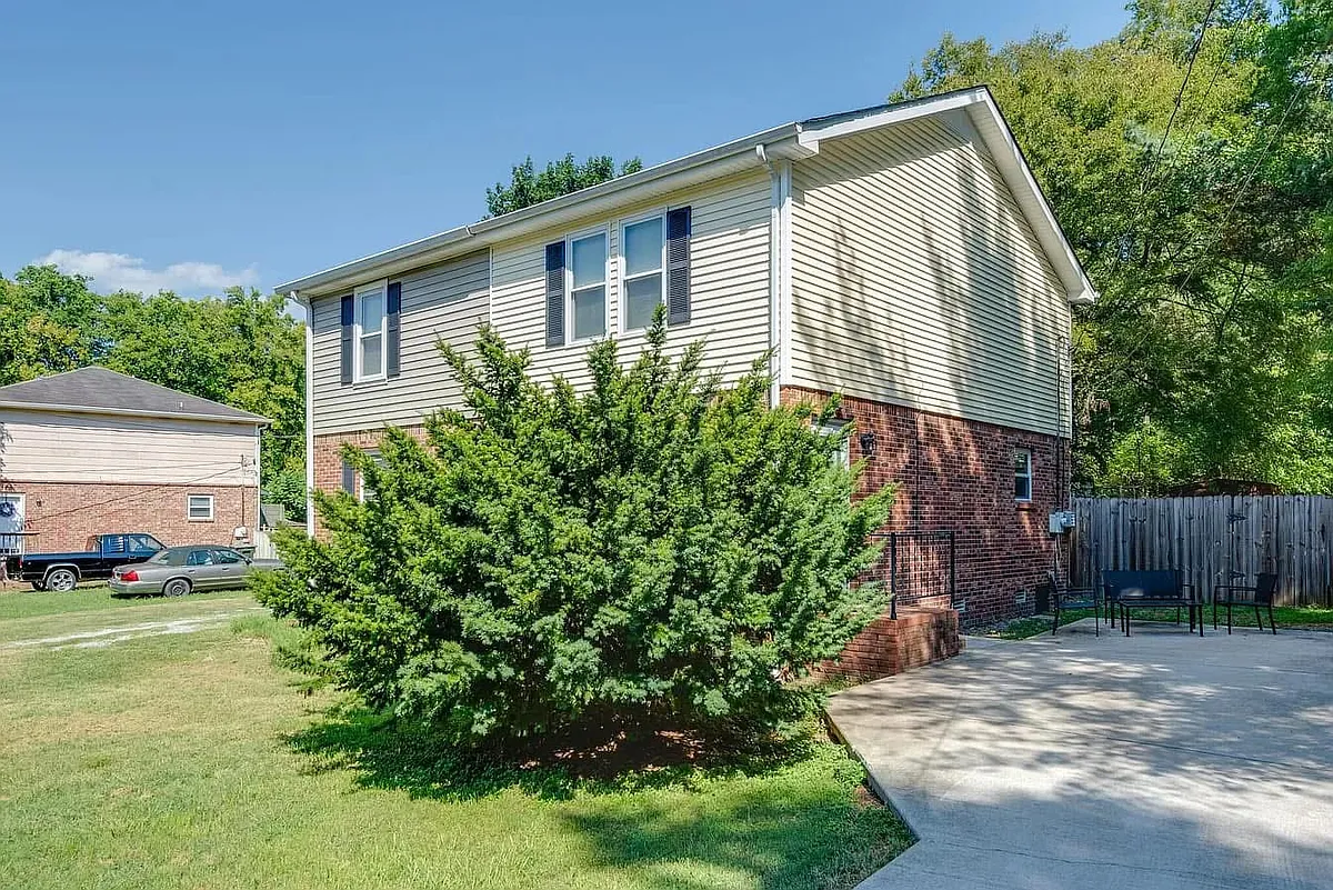 Building Photo - 574 Harpeth Bend Dr
