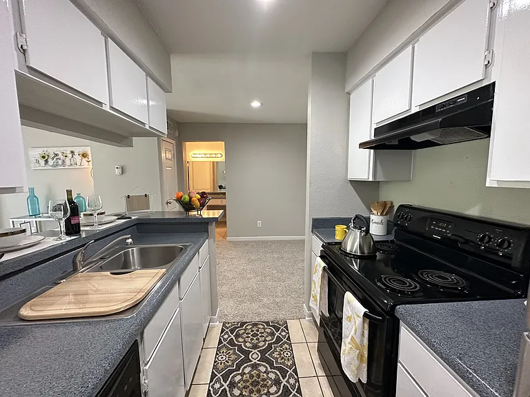 The Park @ Live Oak Apartments — Photo 72