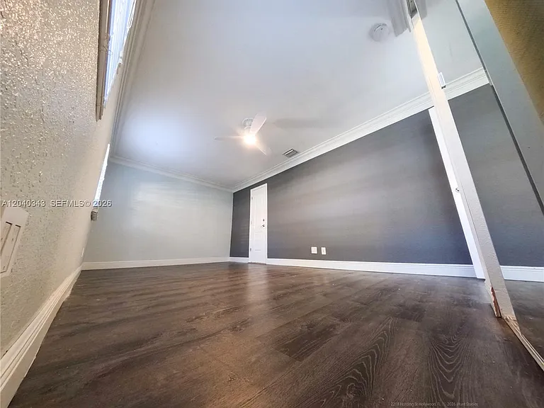 2218 N Harding St — Photo 38