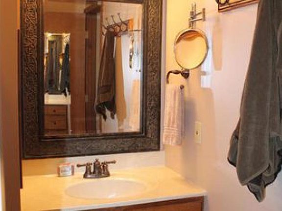 4th image of 10126 Birch Hill Dr