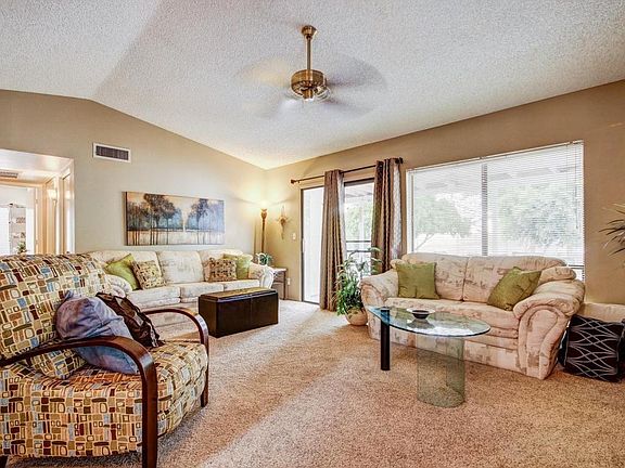 3rd image of 605 W Fellars Dr