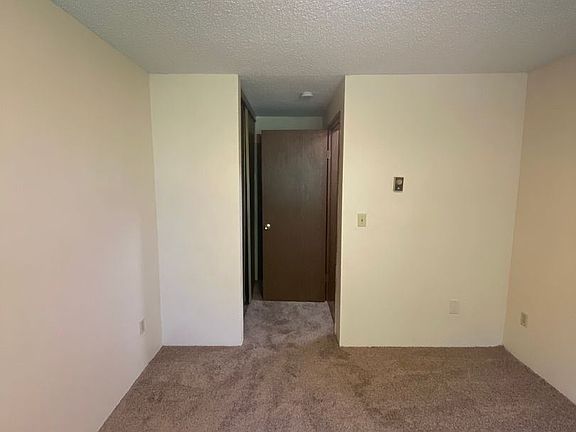 3rd image of 1030 W 8th Pl Unit 27