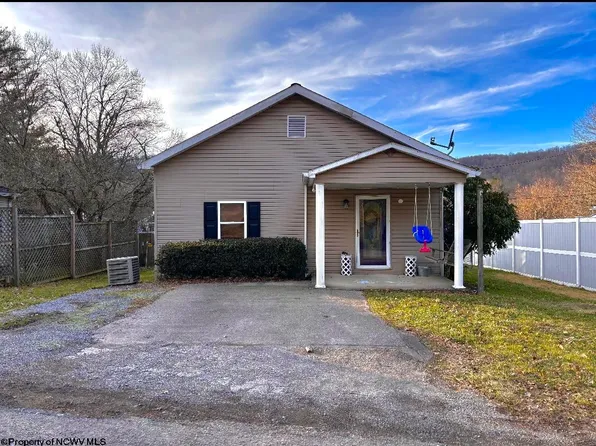 194 Hutchinson Dr, Worthington, WV 26591