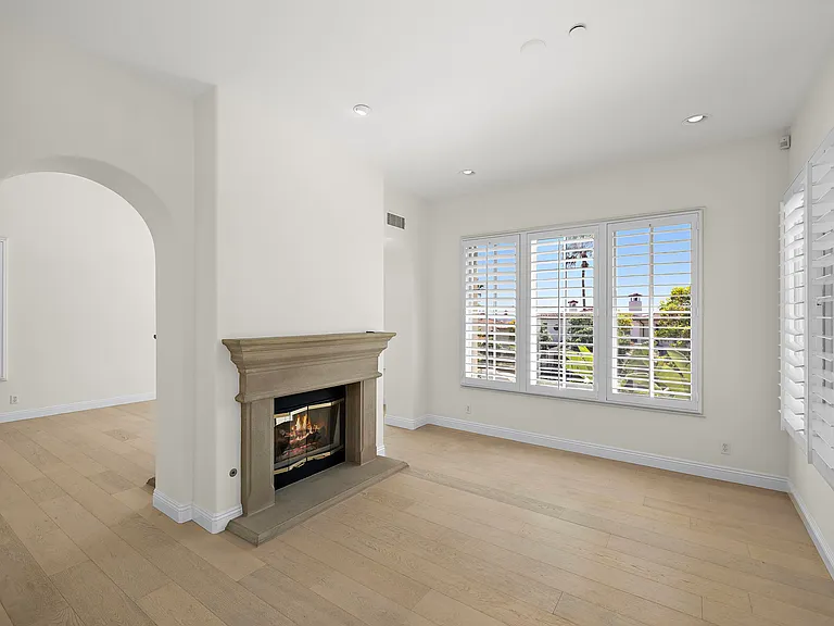 150 Sidney Bay Dr — Photo 10