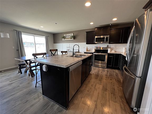 3rd image of 10306 Messner Avenue