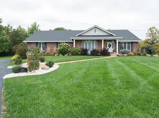 12865 Pointe Dr, Saint Louis, MO 63127