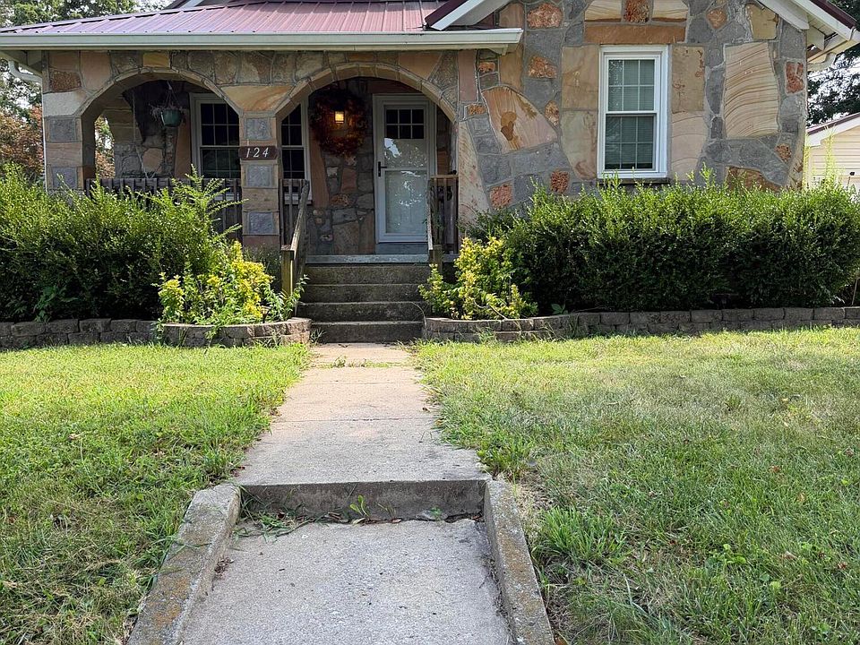 1st image of 124 W Forest Ave