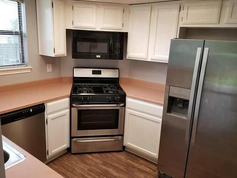 7800 Topawa Cv #B — Photo 3