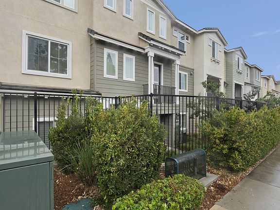 2nd image of 891 Seville Ln