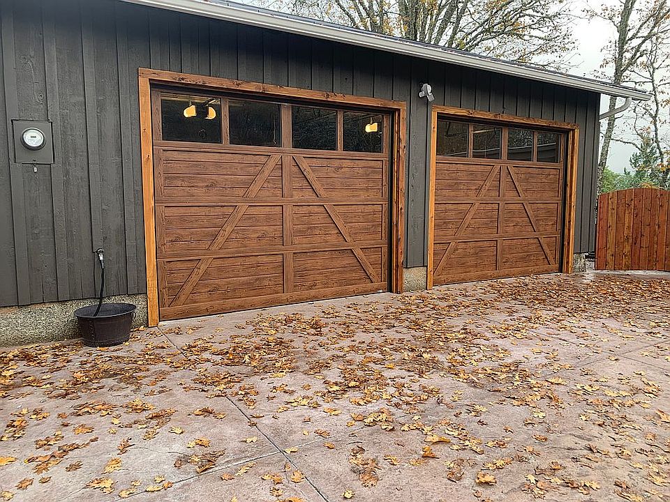2nd image of 2430 Cloverlawn Dr