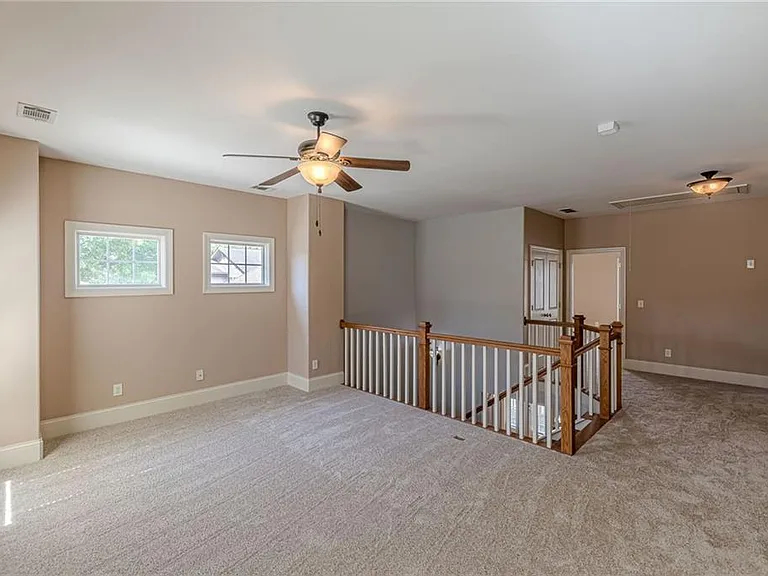 1645 Woodward Way — Photo 54