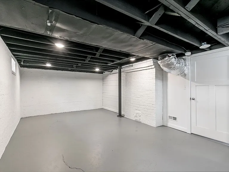 617 E Delmar St — Photo 29