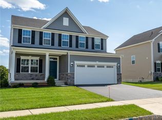 813 Hendon Ln N, Catasauqua, PA 18032