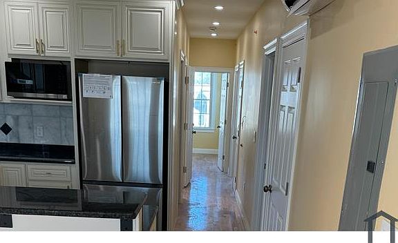 3rd image of 29 Fessenden St Floor 3
