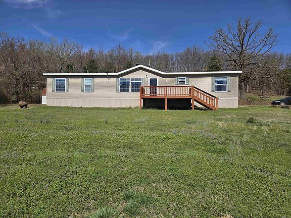 2nd image of 2102 Lakeshore Ln