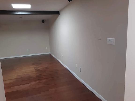 4th image of 1140 Roberts St