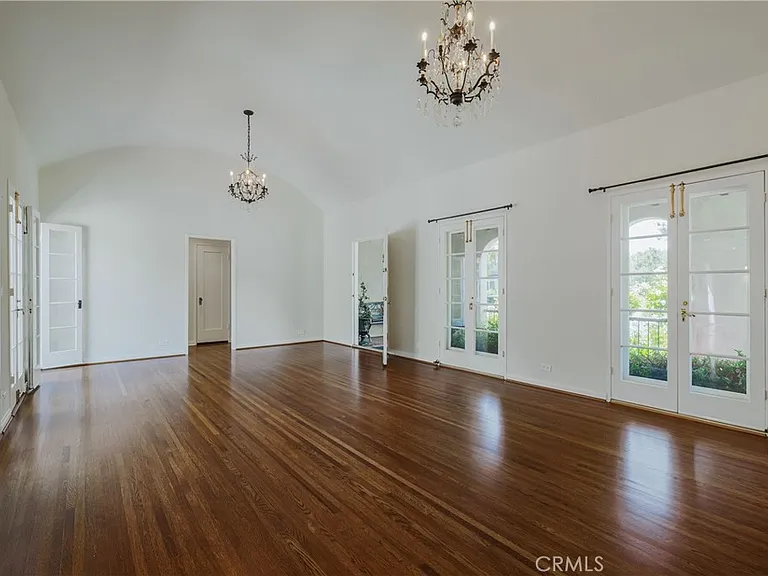 1243 Rossmoyne Ave — Photo 7