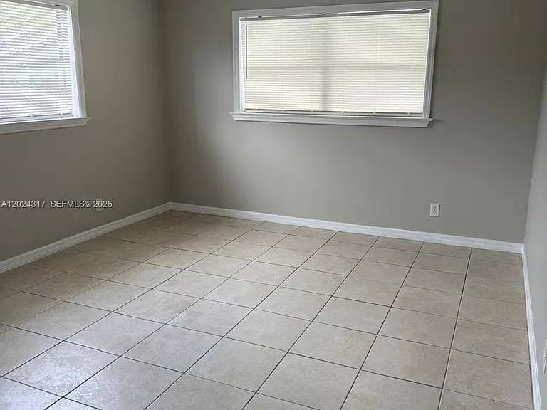 588 Holly Dr #B — Photo 6