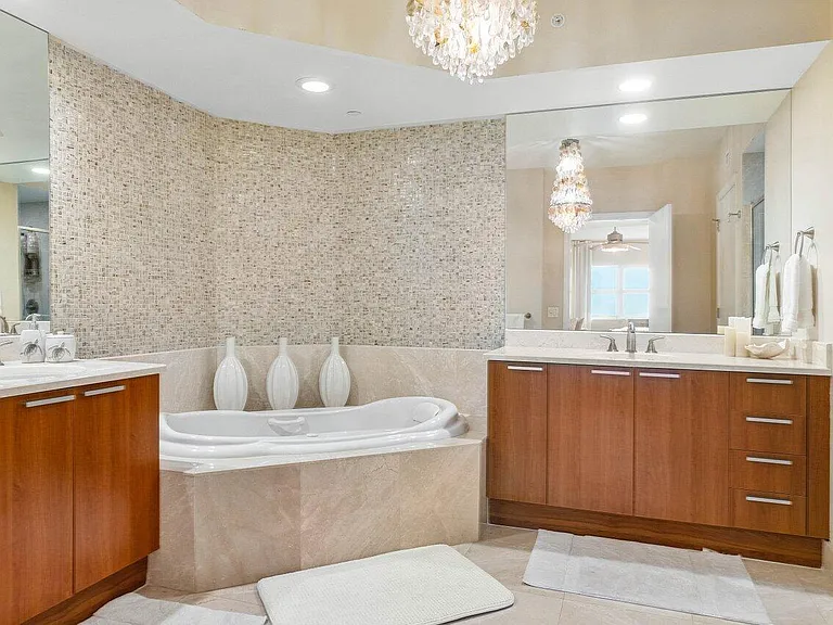 2650 Lake Shore Dr #206 — Photo 20