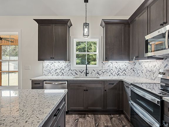 5th image of 146 Simons Blvd Lot 20