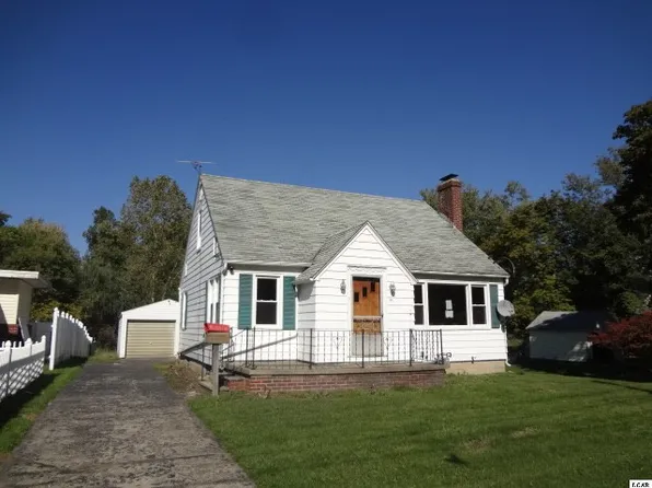 95 Westwood St, Hillsdale, MI 49242