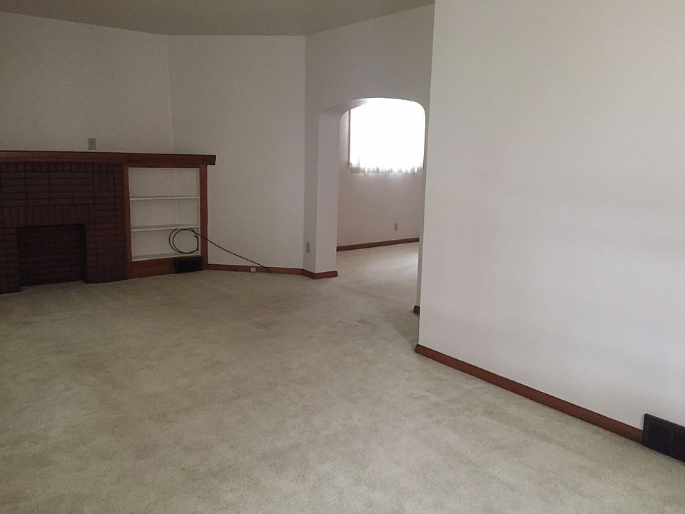 1st floor living room 