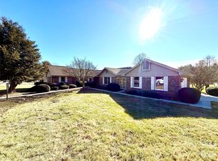 2001 Plum Tree Ln, Hendersonville, NC 28739