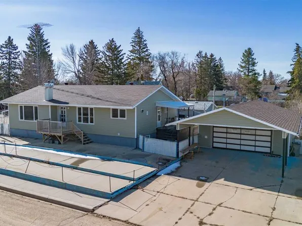 4401 N 51st Ave, Stettler, AB T4K 1A3