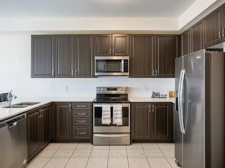 2207 Lozenby St — Photo 4
