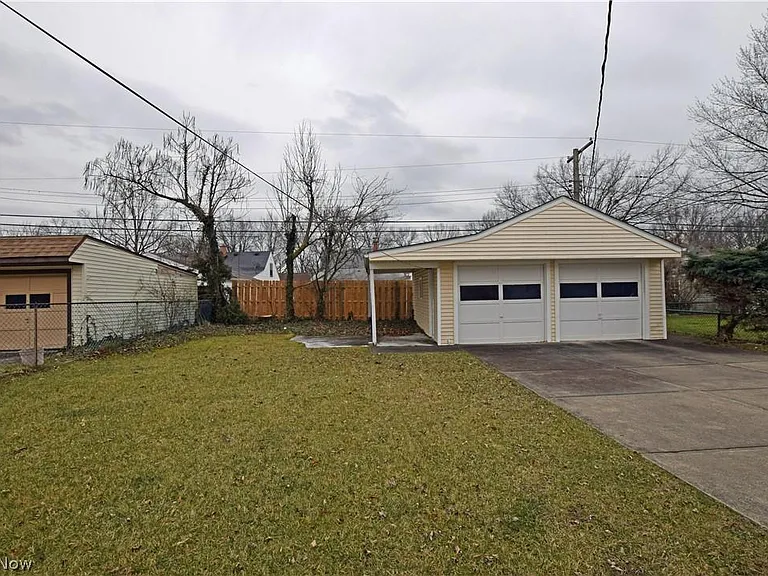 27050 Drakefield Ave — Photo 25