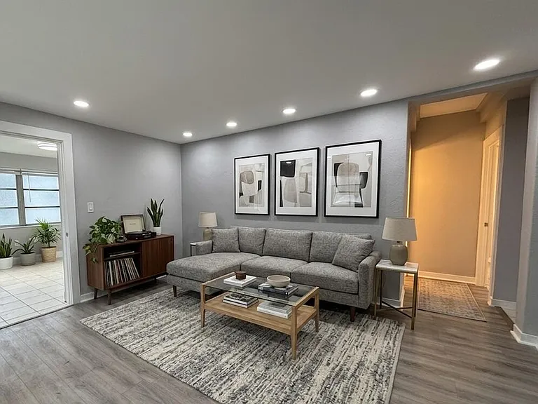 5607 Polk St — Photo 5