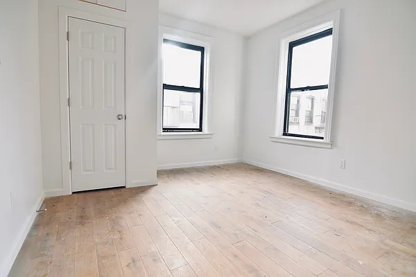 Rented by Finders NYC | media 24