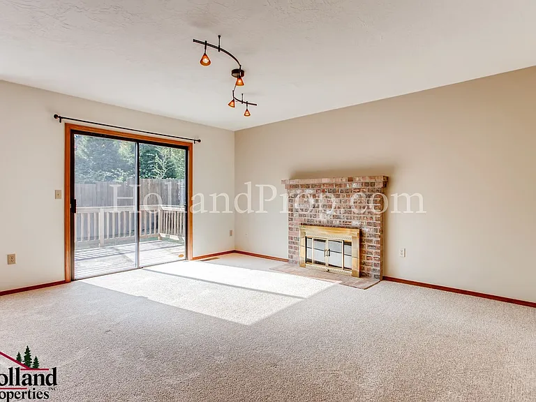5817 NW 178th Ave — Photo 11