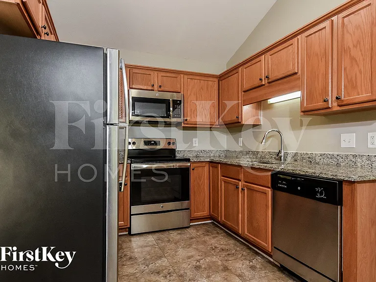 3922 Bluestem Dr — Photo 5