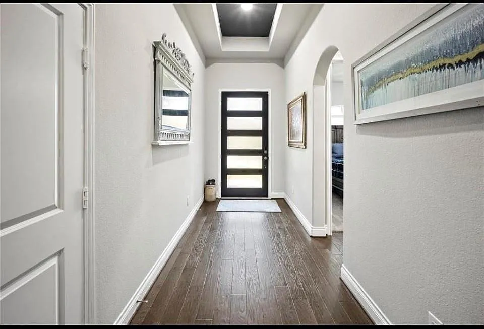4 bed, 3.0 bath, 2586 sqft, $2,699 — Photo 3
