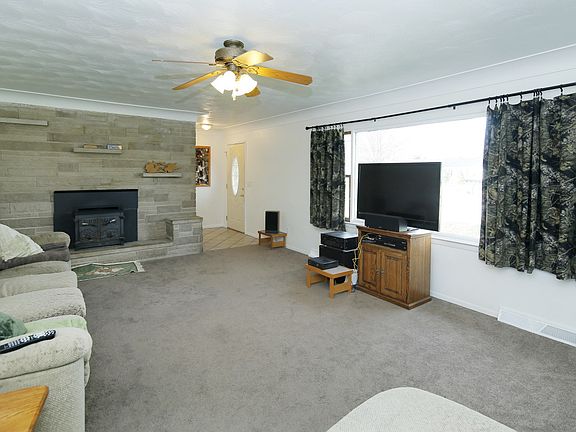 2nd image of 526 West St