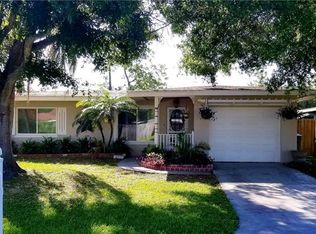 2495 Del Rio Way, Dunedin, FL 34698