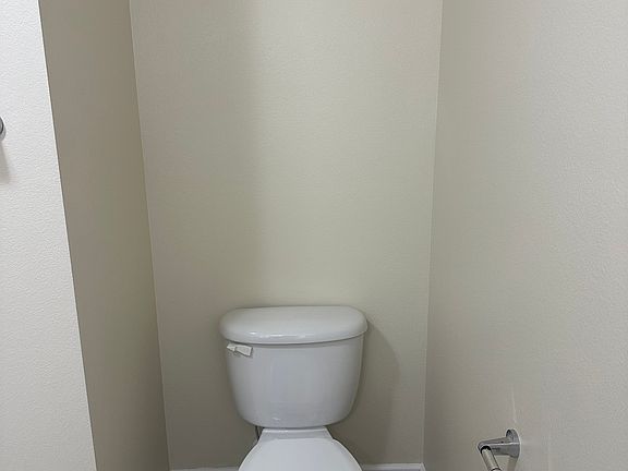 3rd image of 2407 Oxford Dr SE APT A