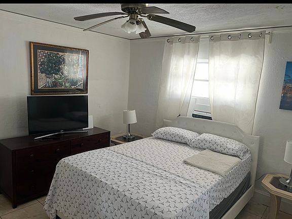 5th image of 342 NE 26th Ter APT 2B