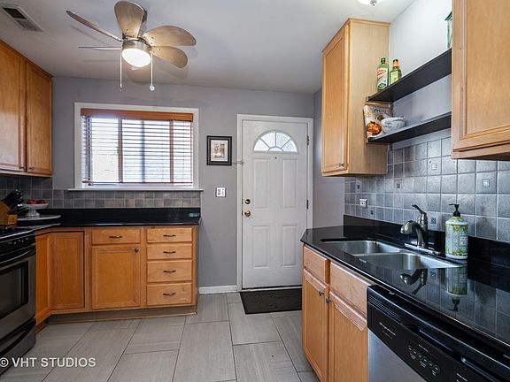 5th image of 5543 N Campbell Ave #2A