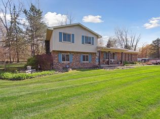 10606 Lee Ann Dr, Brighton, MI